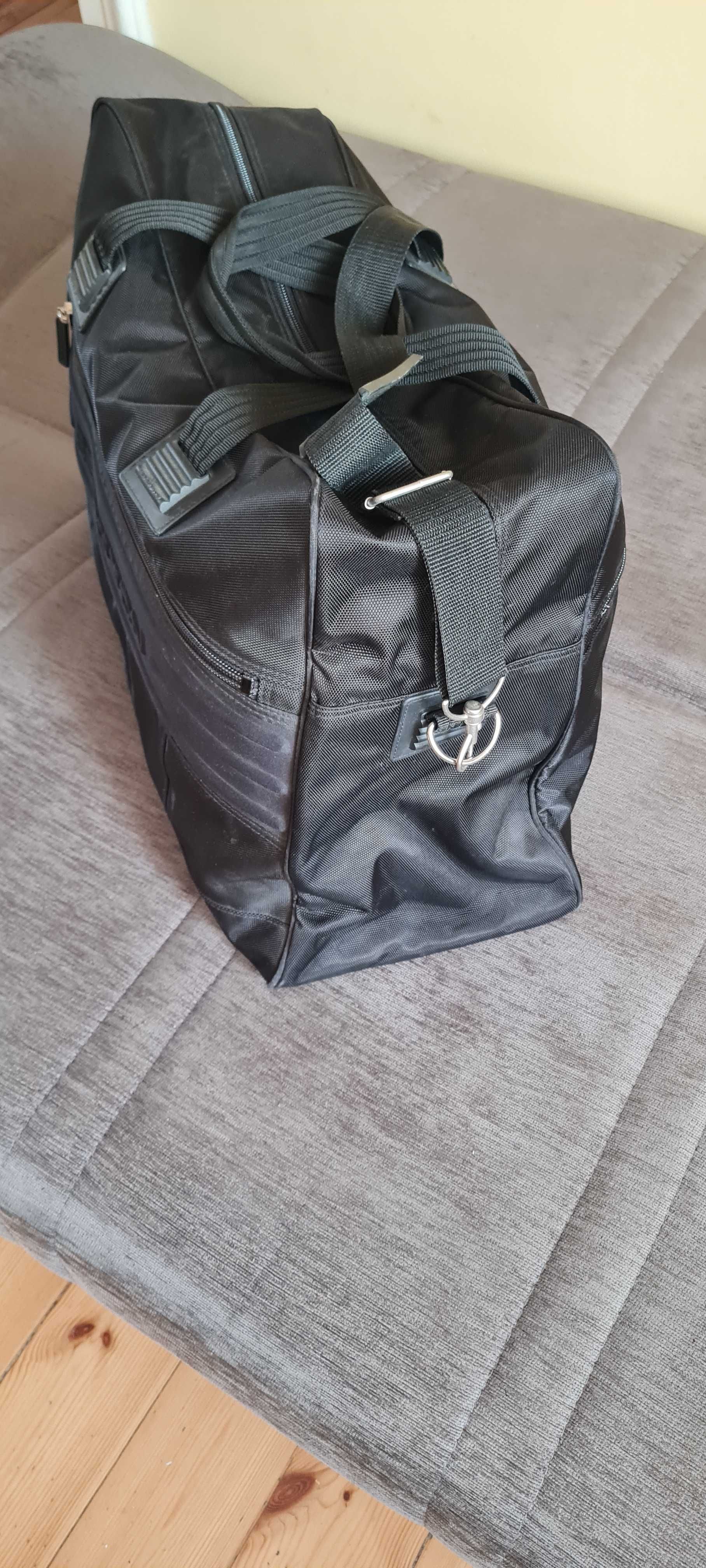 Torba turystyczna czarna firmy Benetton,super stan ,tanio,okazja!