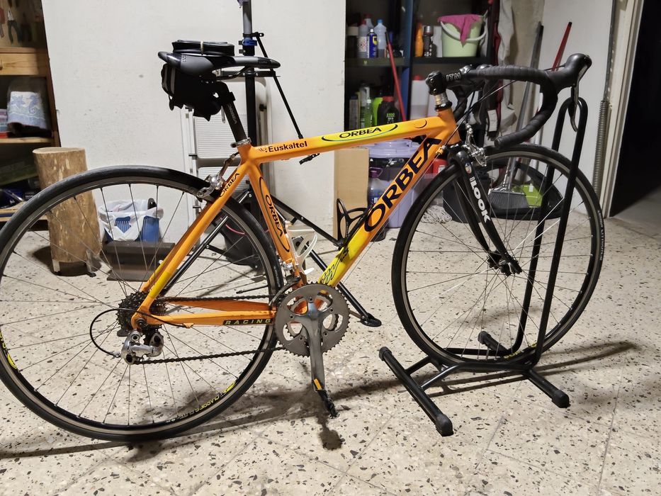 Bicilcleta de estrada Euskaltel