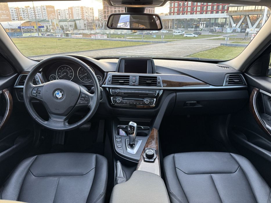 BMW F30 2016р. 11000$ Терміново