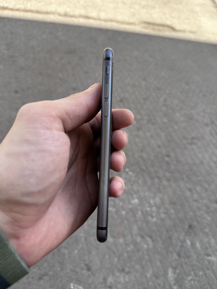 Продам iPhone 8 64gb