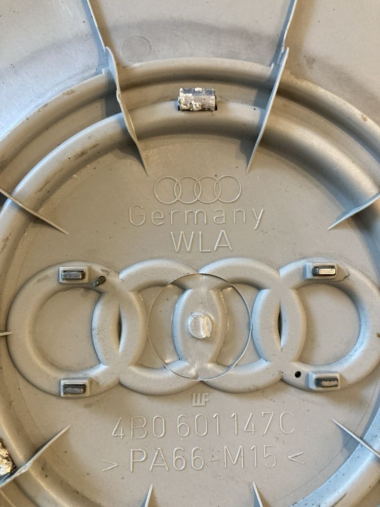 Kołpaki oryginalne do AUDI 16" 4 szt stan bdb