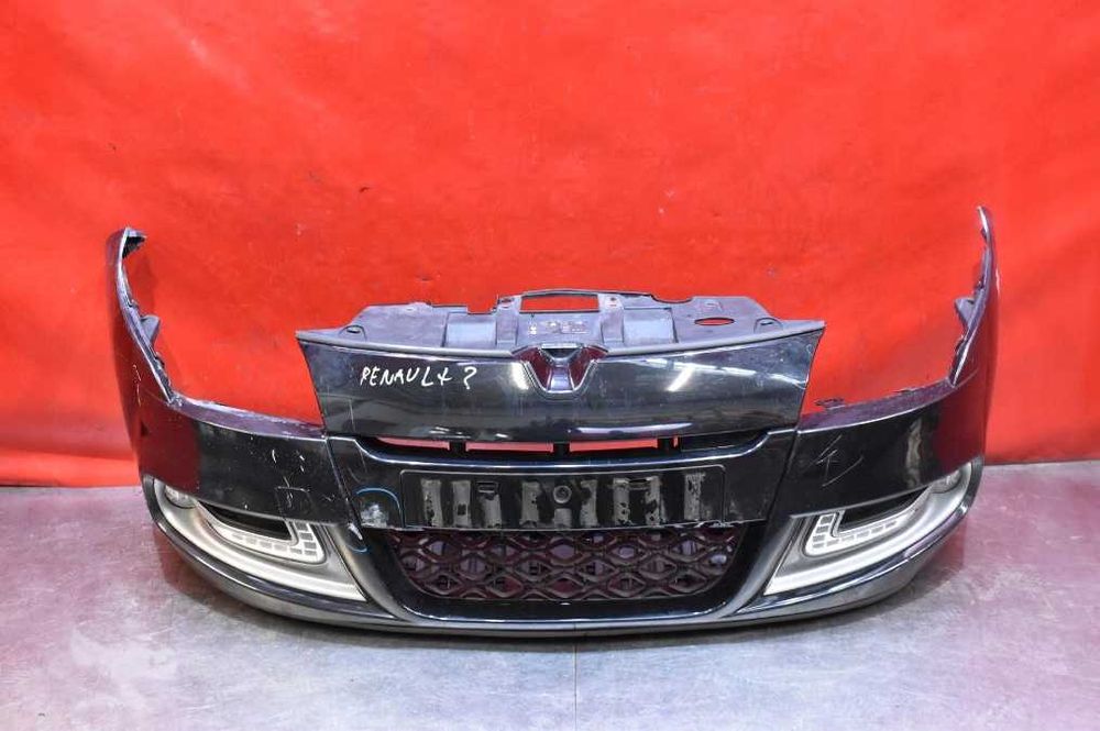 Бампер передний Renault Megane III в цвет рестайлинг оригинал