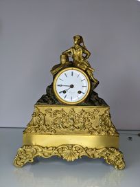 Piękny zegar kominkowy, brąz złocony, Francja XIXw.