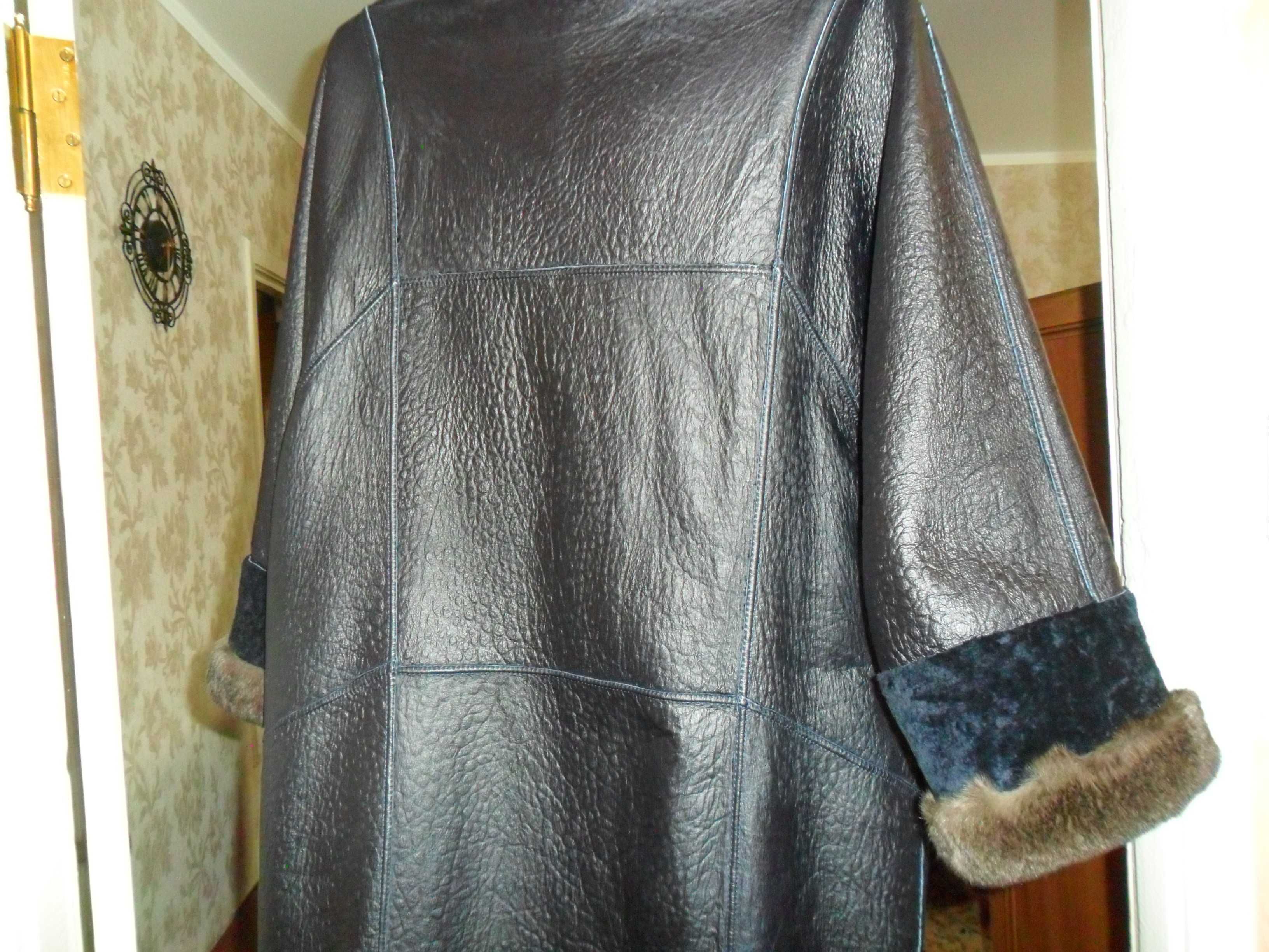 Срочно продам двухстороннюю дубленку из меха астрагала.