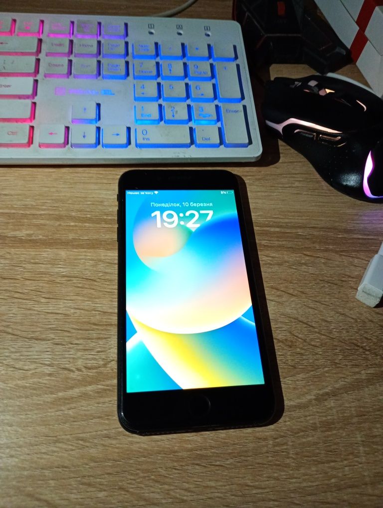 Iphone 8 plus в хорошому стані