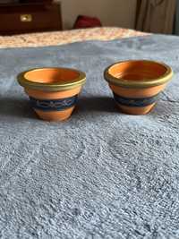 Vasos pequenos pintados à mão
