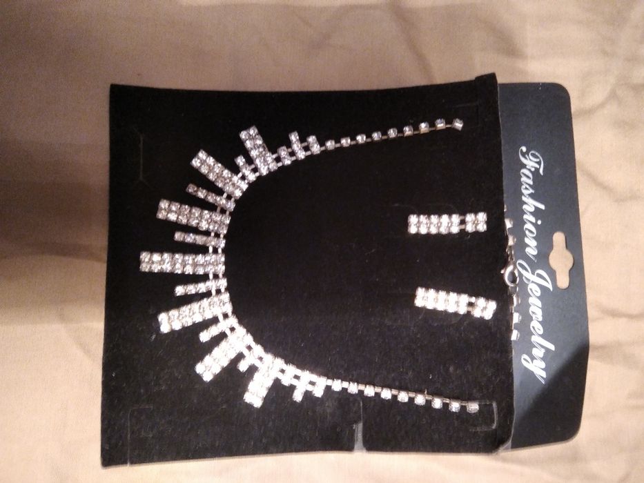 Колье  с серьгами для свадьбы ,праздника, выпускного.