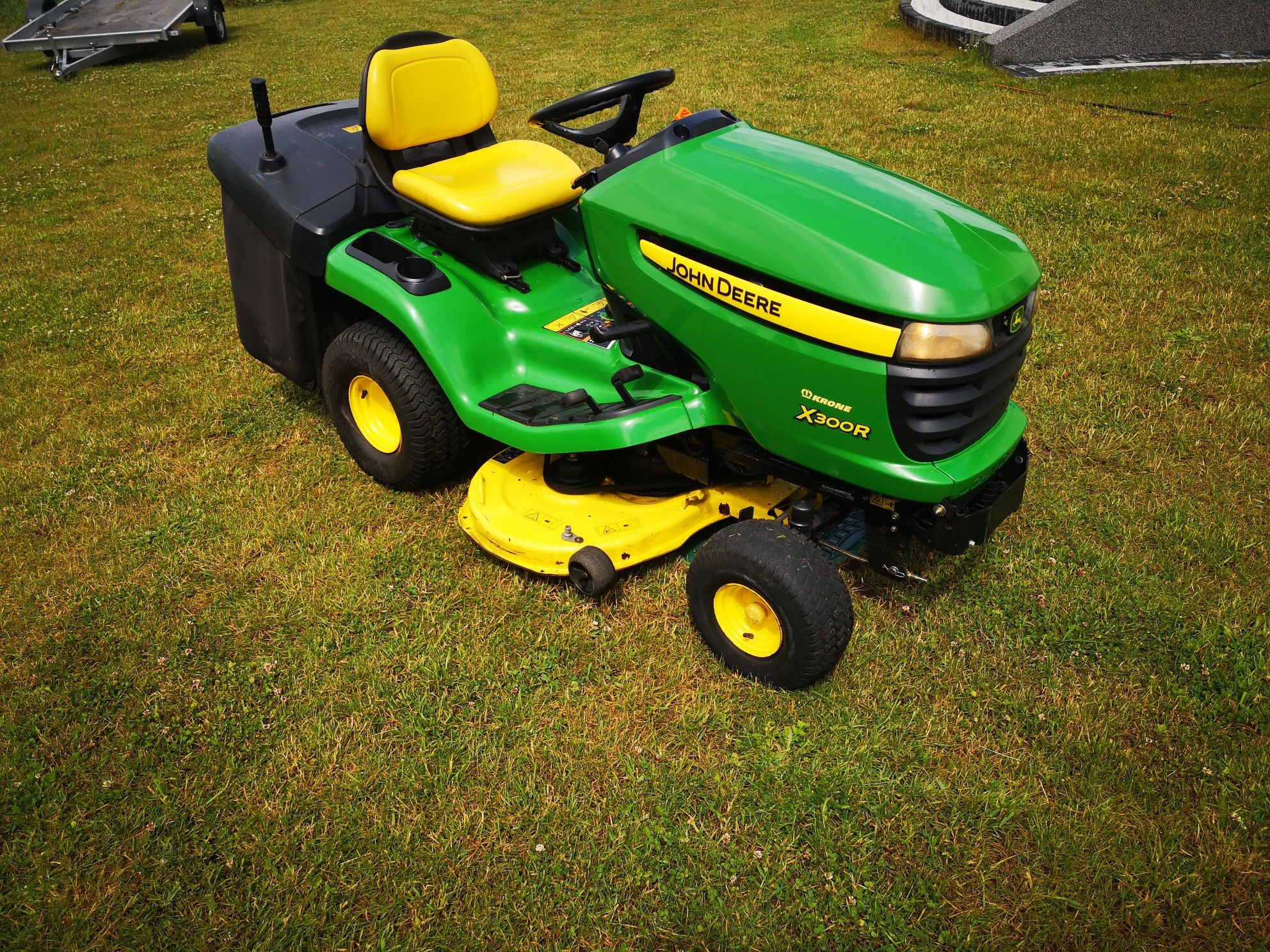 Sprzedam Traktorek kosiarka John Deere X 300 R
