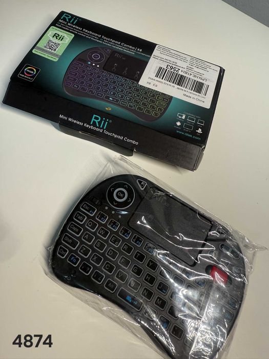 RiiX8 Mini bluetooth klawiatura, z ekranem dotykowym 2,4 AZERTY 487440