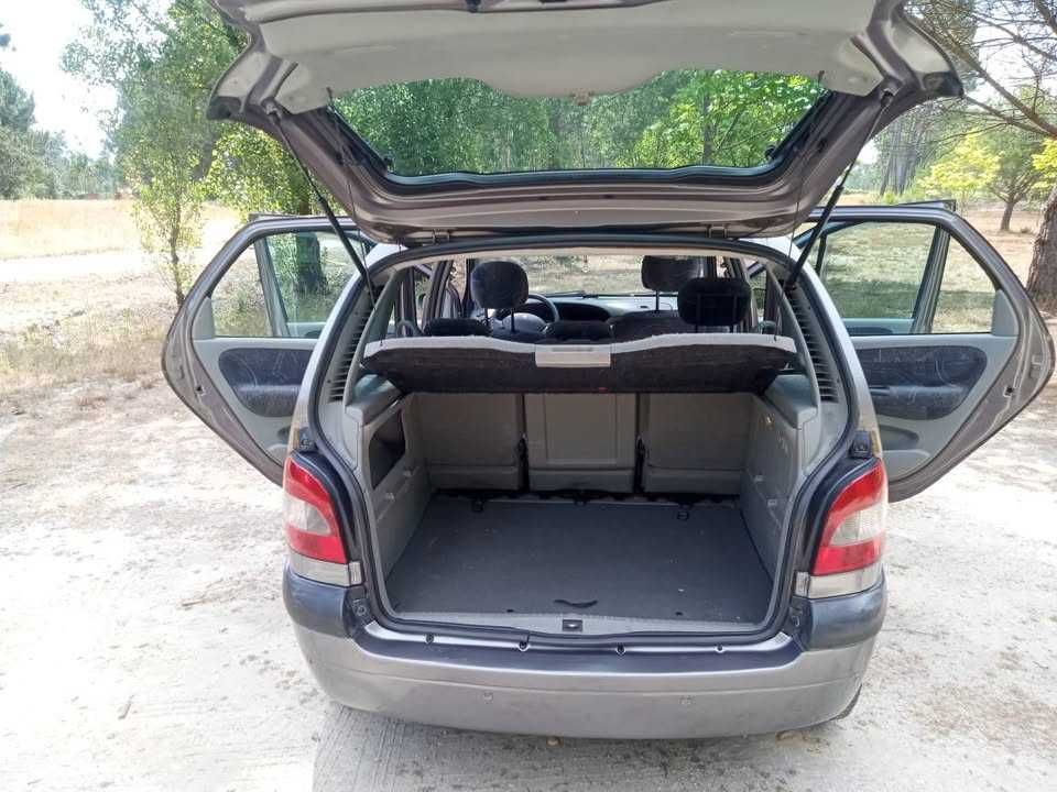 Vendo um Renault Scenic 2001 1.4 16v gasolina 135.000 km