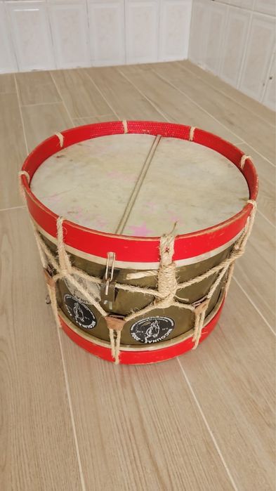 Caixa Pinheiro Tambor Nicolinas em Bom Estado