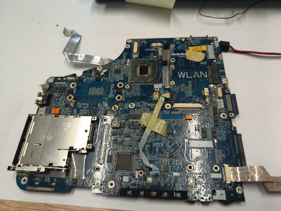 Płyta glówna+Procesor Intel 1.60/1M/533 do Toshiba Satellite A200-1S9.