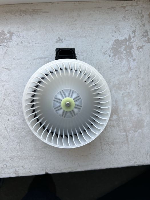 Вентилятор печки Suzuki Sx4, Swift Оригинал новый