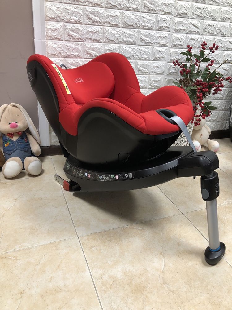 Автокрісло Britax Römer DUALFIX 2R Група 0+/1 (0-18 кг)
