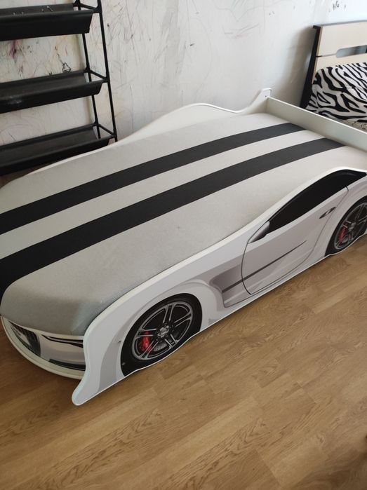 Кроватка машинка