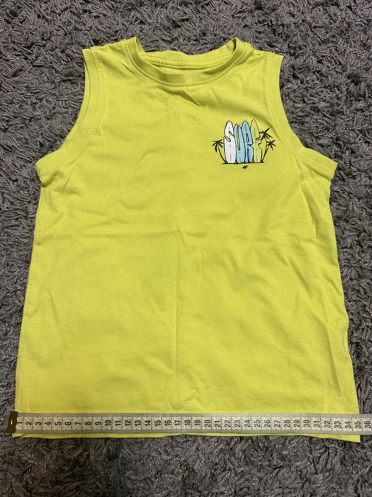 Продам футболку на девочку рост 128