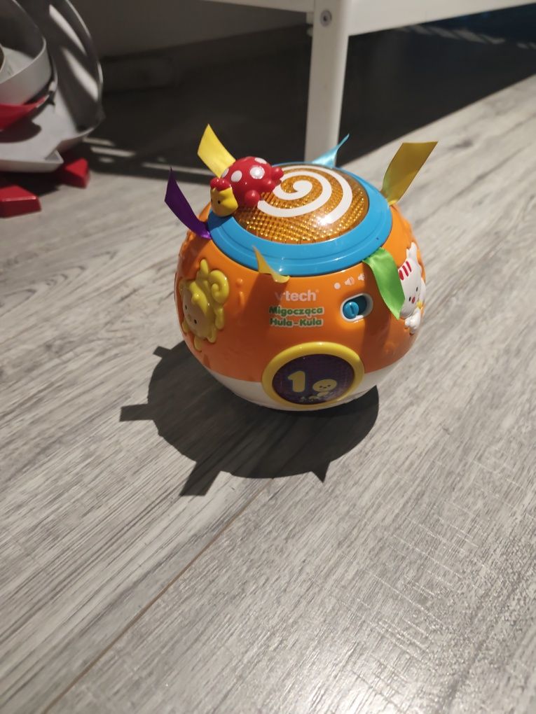 Migocząca hula kula Vtech