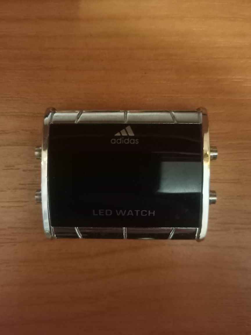 Наручные мужские LED-часы
