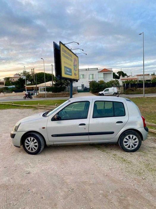 Renault clio 1.2 gasolina 2003