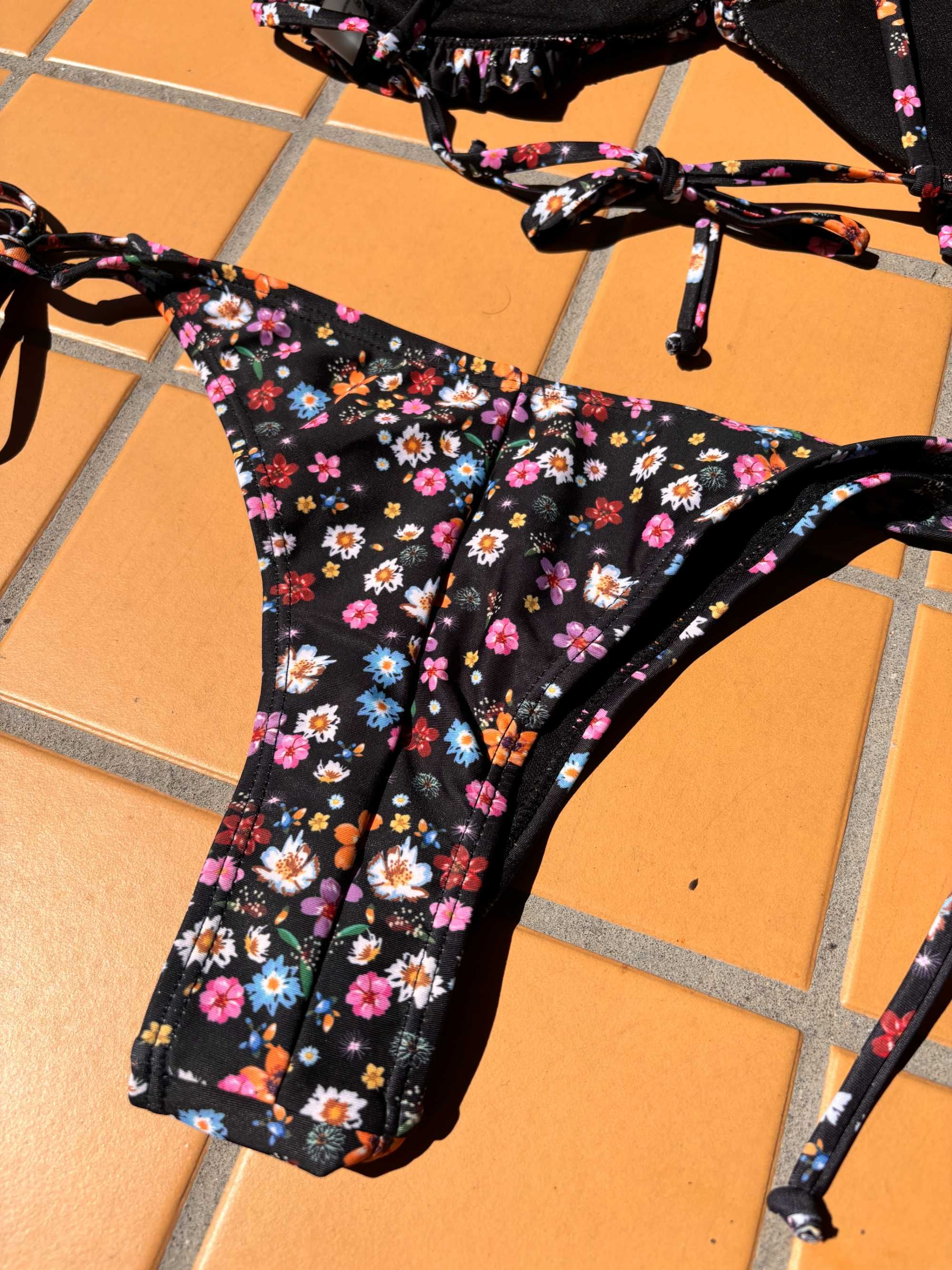 Conjunto de biquini novo 38