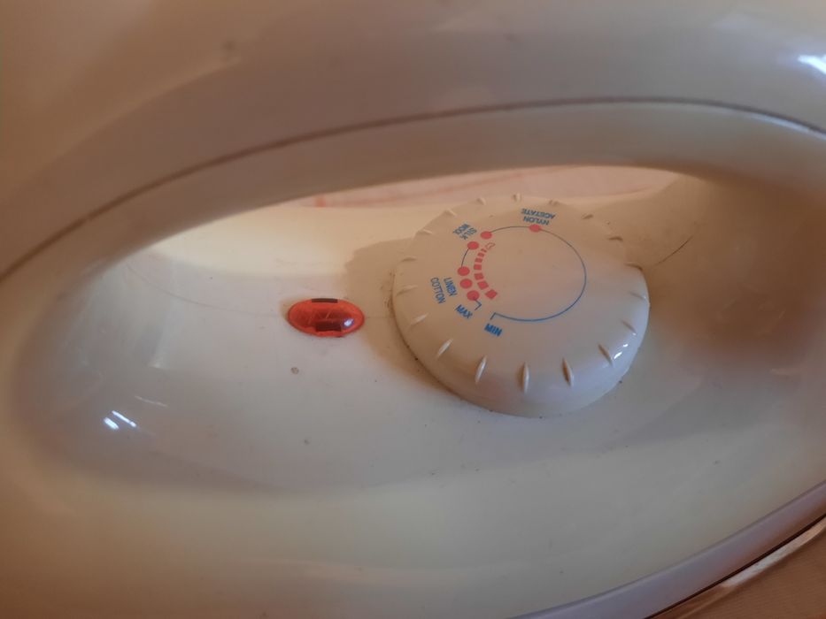 Утюг West белый утюг 1000Вт Вест