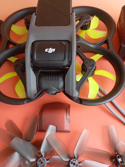 DJI Avata quase novo – 3 baterias incluídas
