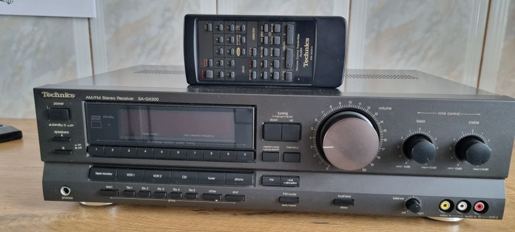 Amplituner Technics SA-GX200 , odtwarzacz CD SL-P 222A