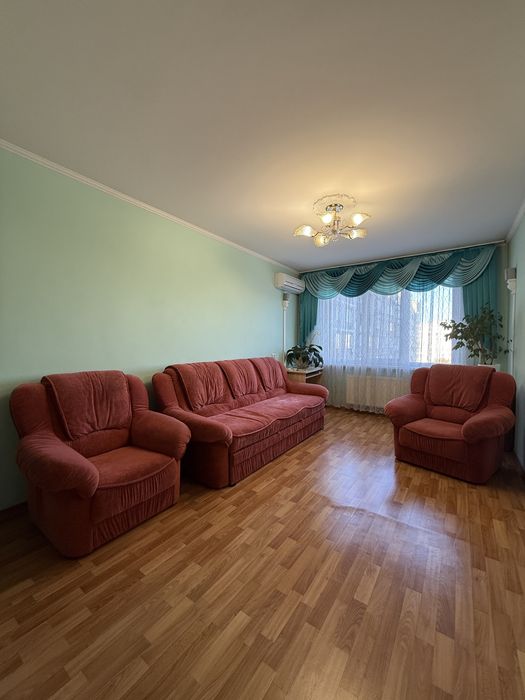 Трикімнатна квартира в рн 700річчя