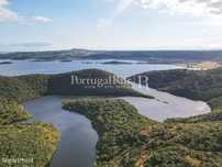 Herdade de 145 Hectares Junto ao Rio