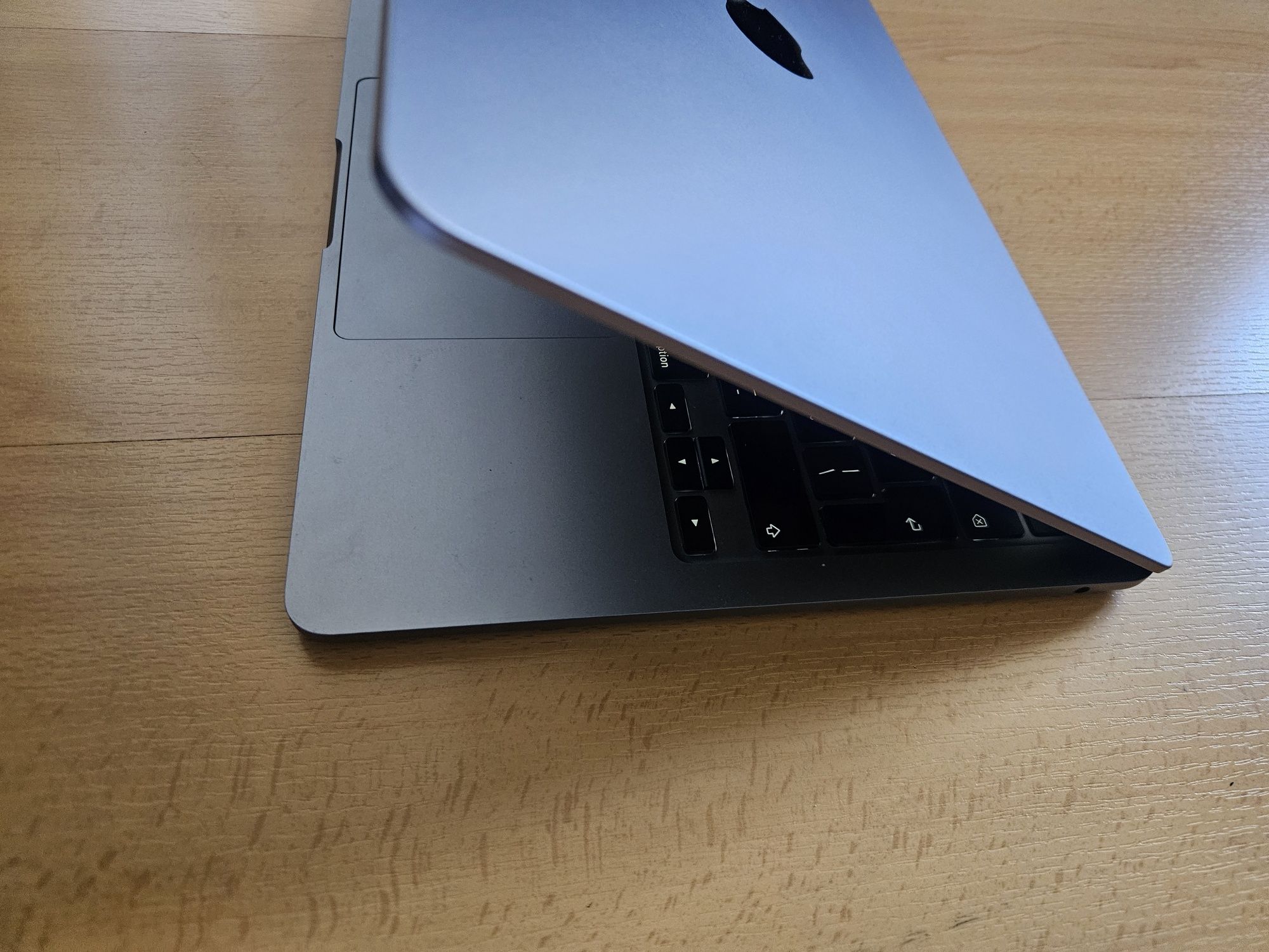 Macbook Air M2 13.6 2023 como novo