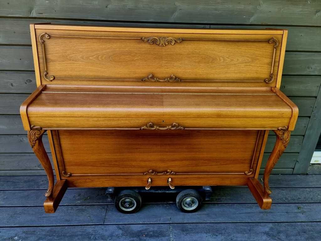 Pianino SAUTER 109cm RENNER 1975r jasny dąb mat RZEŹBIENIA