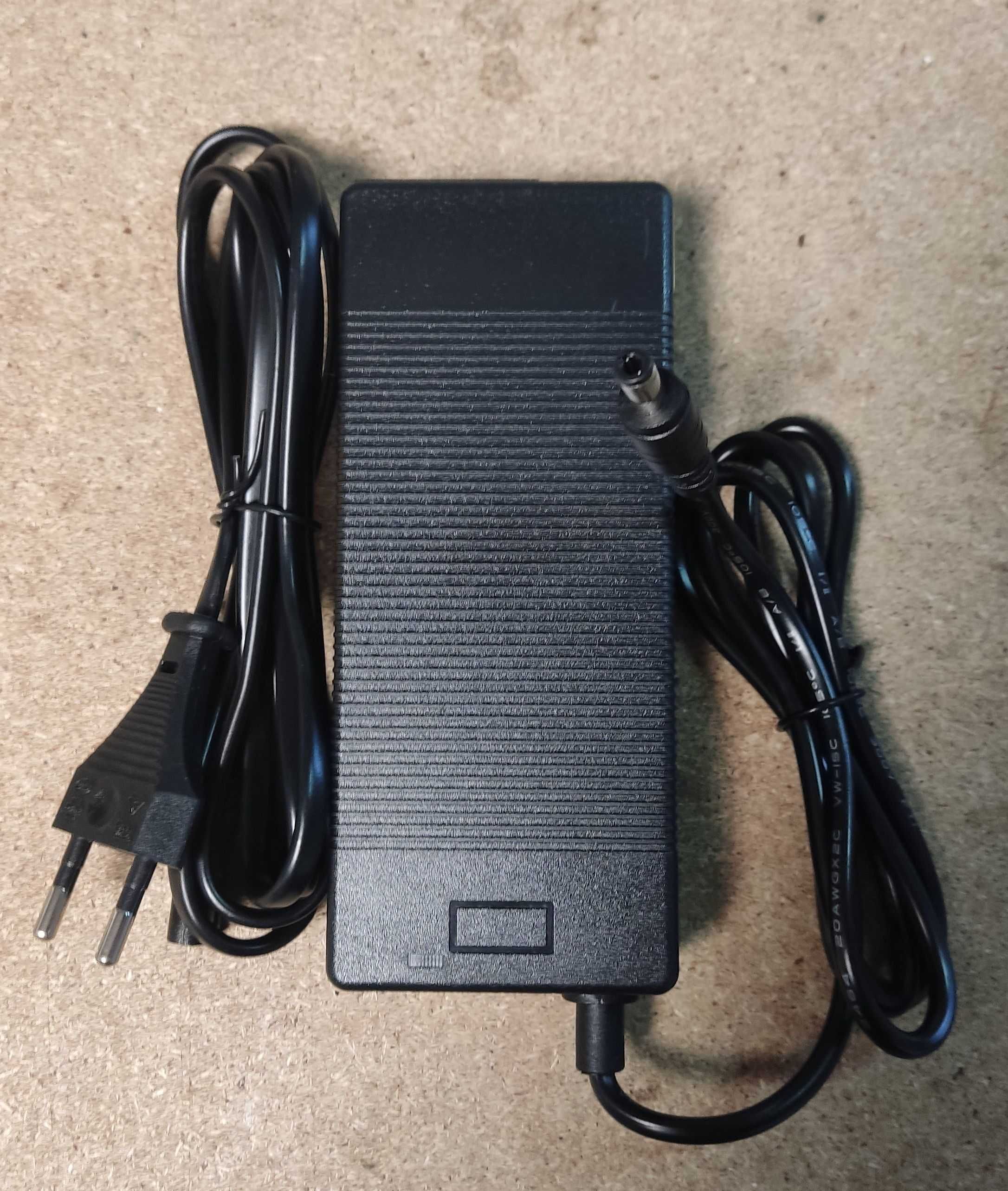 Carregador 36v 2A