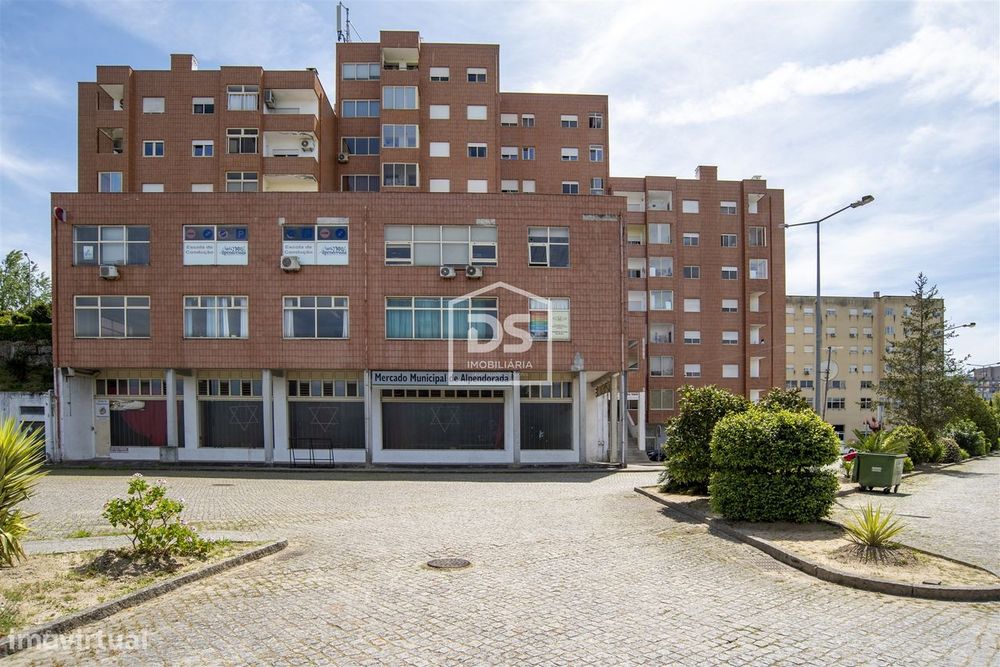 Loja  Venda em Alpendorada, Várzea e Torrão,Marco de Canaveses