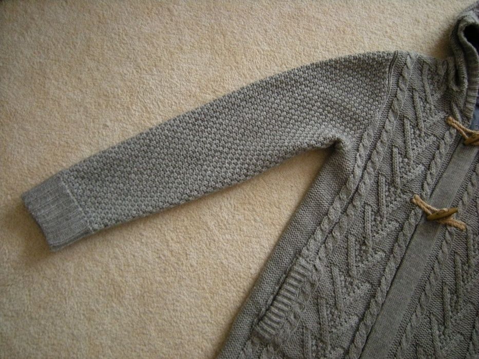 Swterer młodzieżowy RESERVED kaptur modny splot