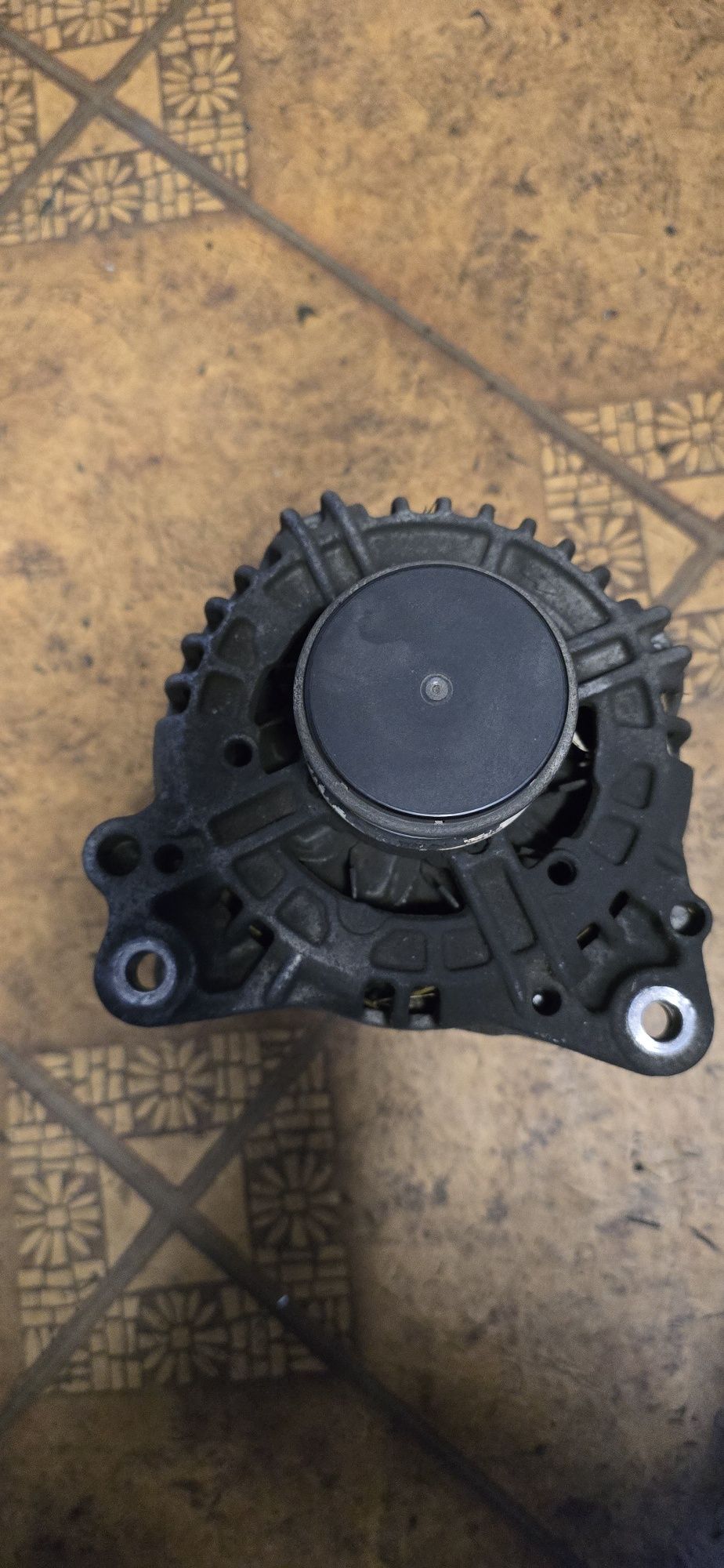 Alternator VW Golf  Bosch  1,9 74kw 120A  028. 903  028 E. 0124  5150