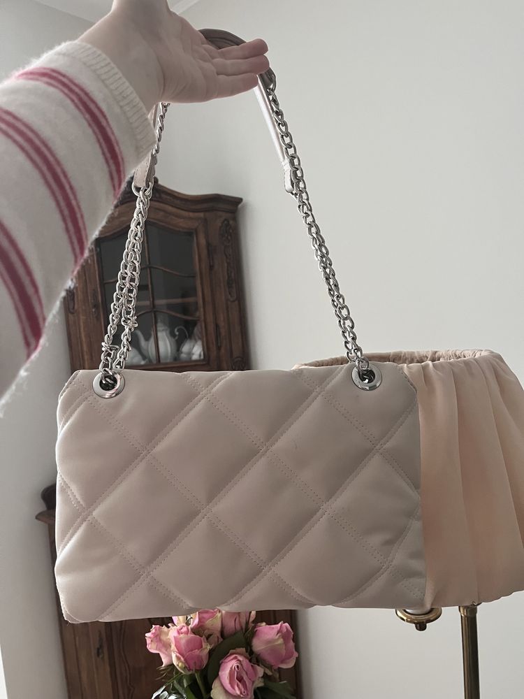 Стильна Сумка Stradivarius зі Шкірзамінника у Класичному Стилі Шанель