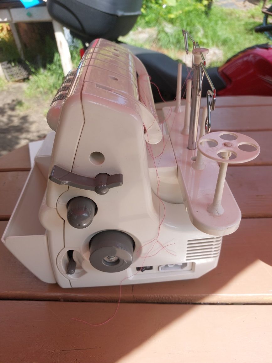 Overlock Łucznik 720d owerlok
