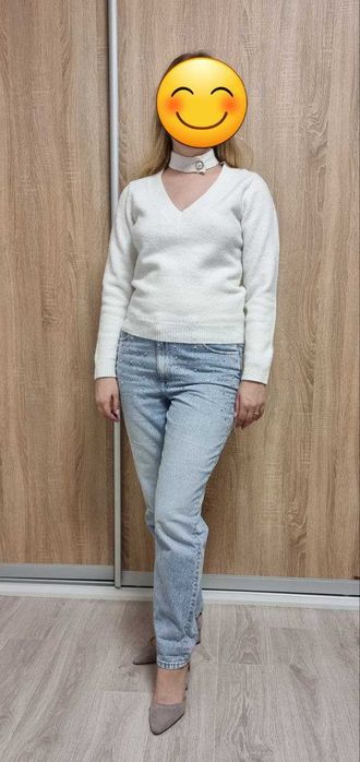 Гарний святковий светр  MOHITO