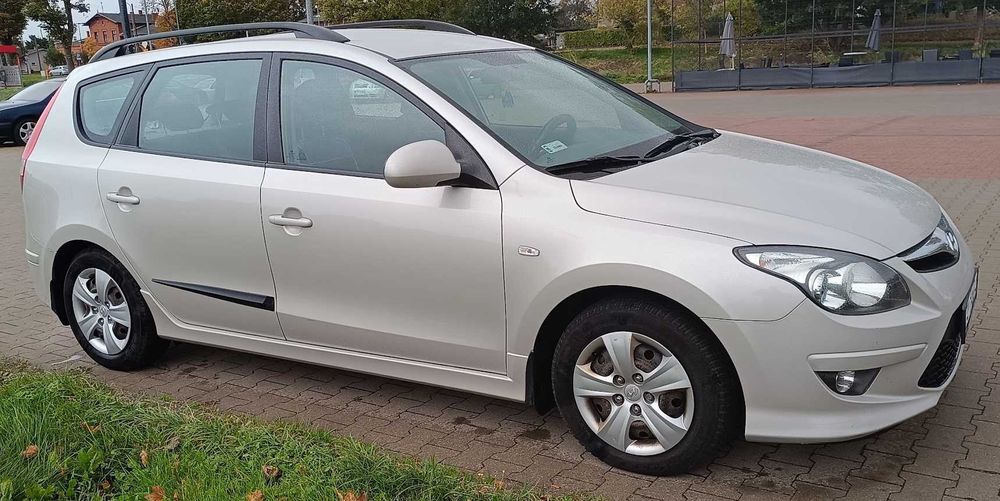 Hyundai I30CW 2010 bezwypadkowy pierwszy właściciel przebieg 151 tys.