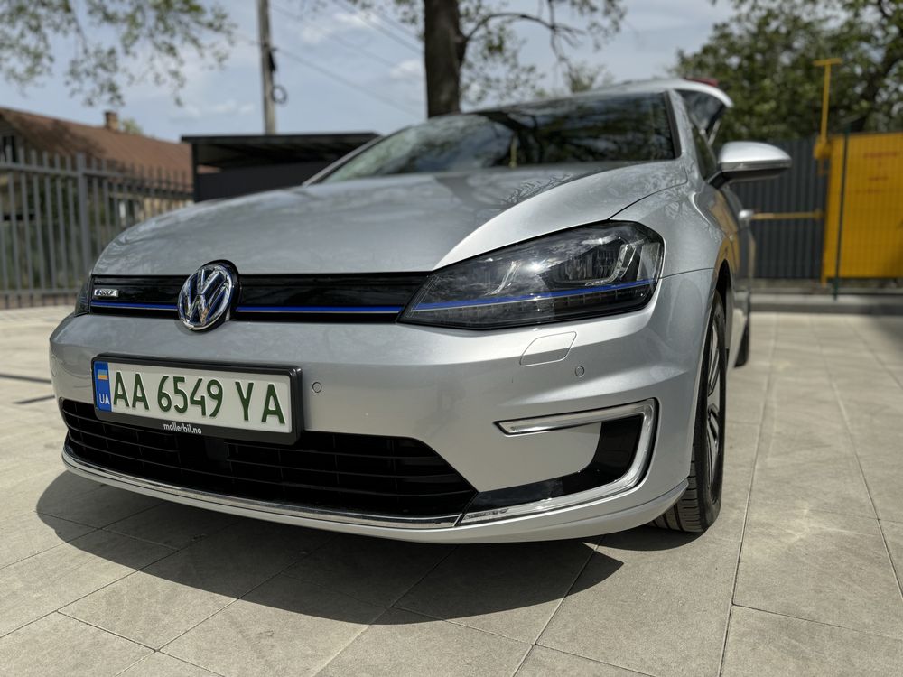 Volkswagen E-Golf 2016 model 2017