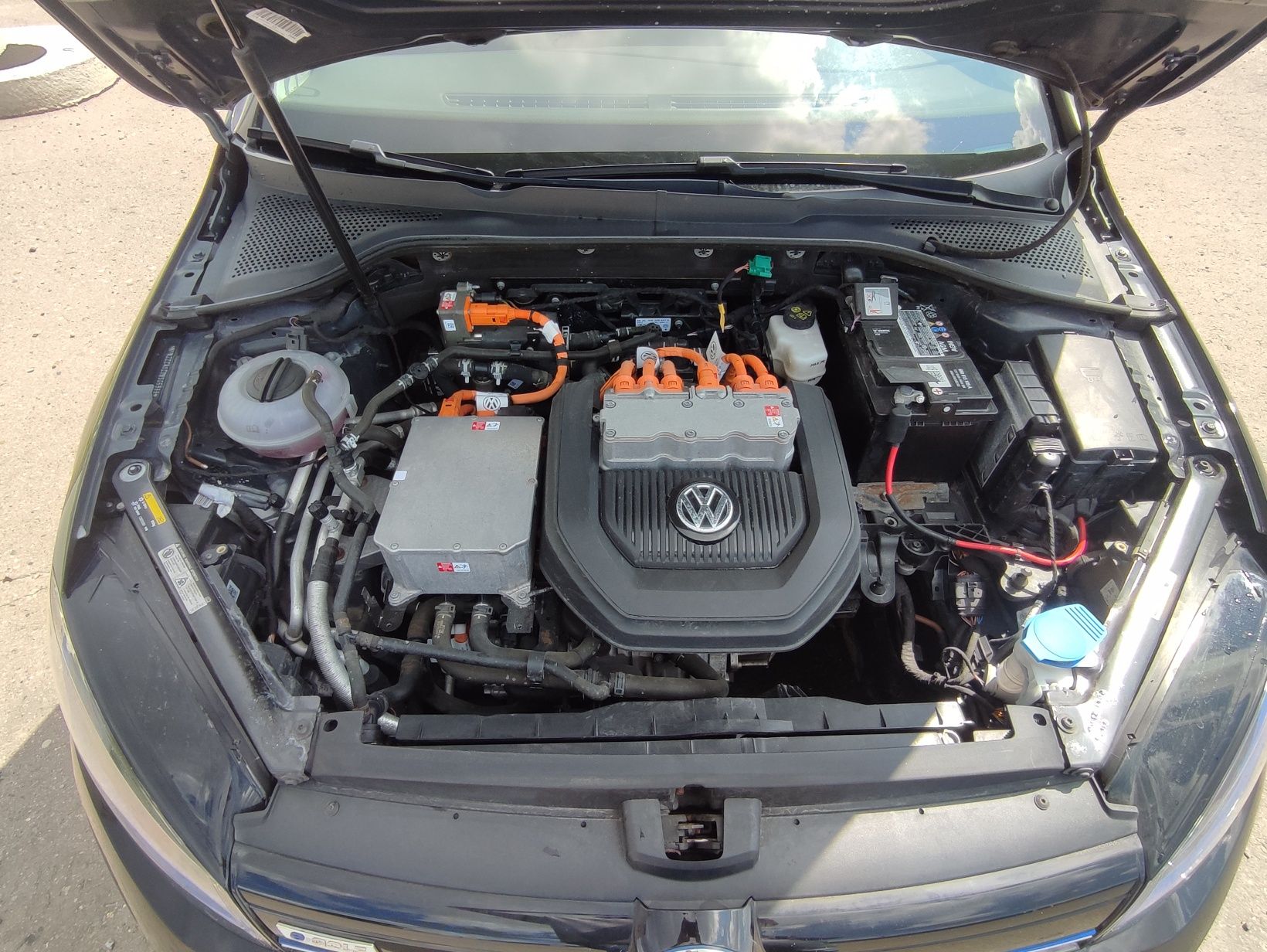 е-GOLF 2015 р. 24кВ. 116 тис.прб.