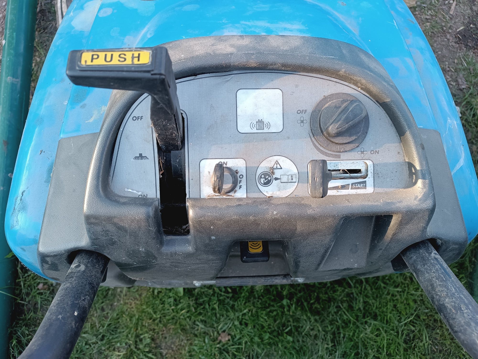 Zamiatarka szczotka spalinowa honda 2.5