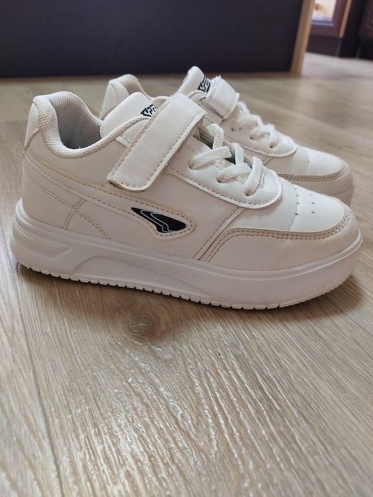 Кросівки для дівчинки