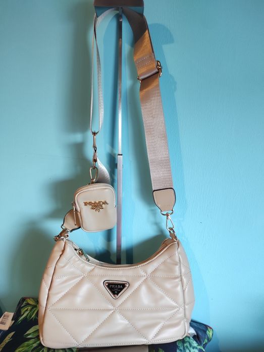 Mala com carteira beje (portes incluídos)