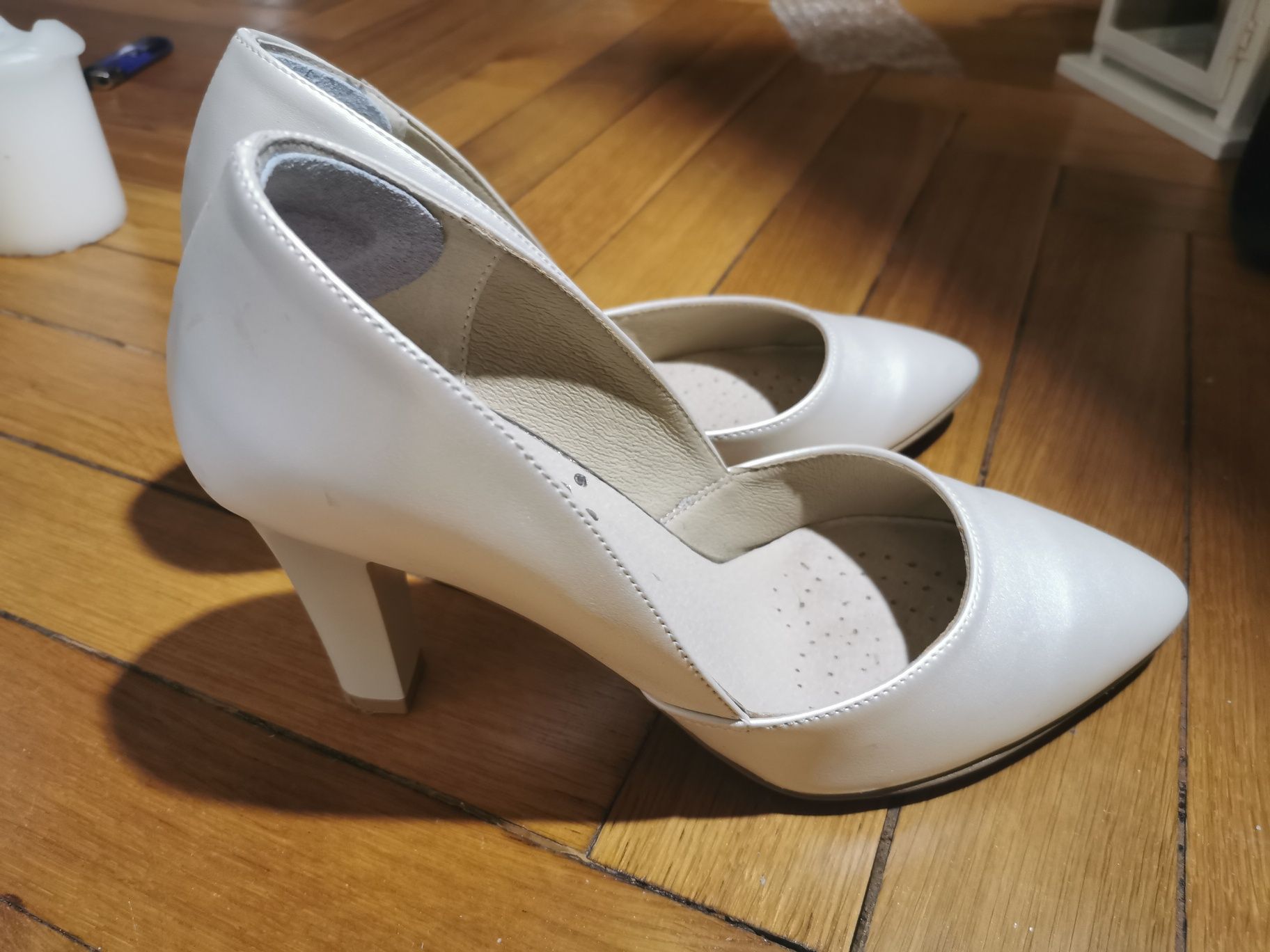 Buty ślubne Brilu perłowe r. 37