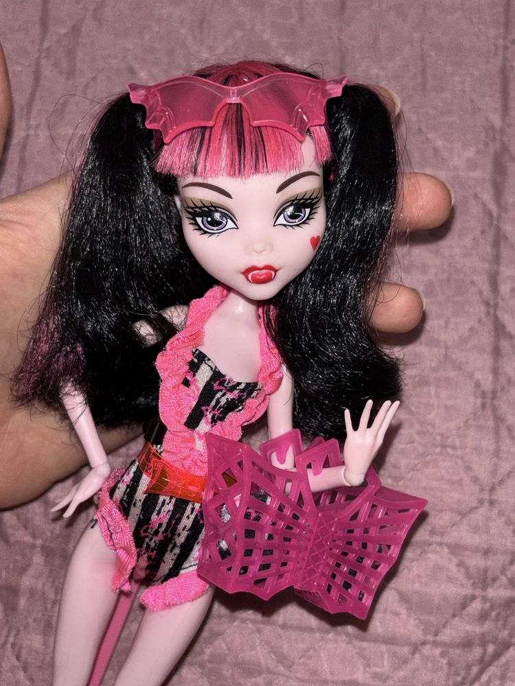 Дракулаура монстер хай monster high свім клас