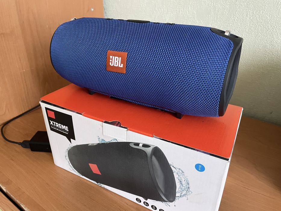 Продам блютуз колонку jbl xtreme зне оригінал