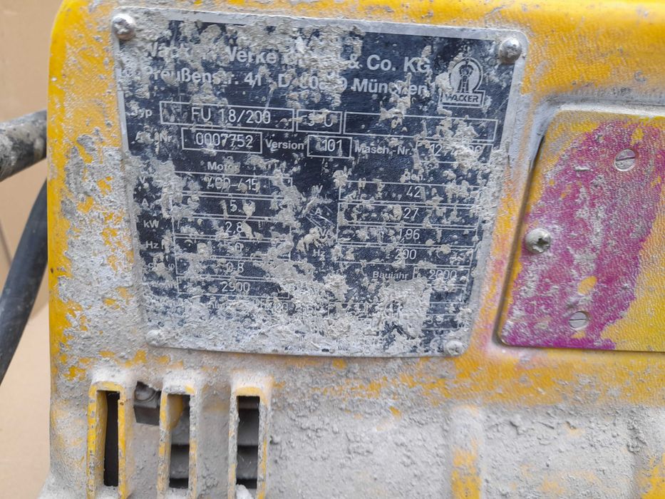 Przetwornica prądu do wibratora do betonu