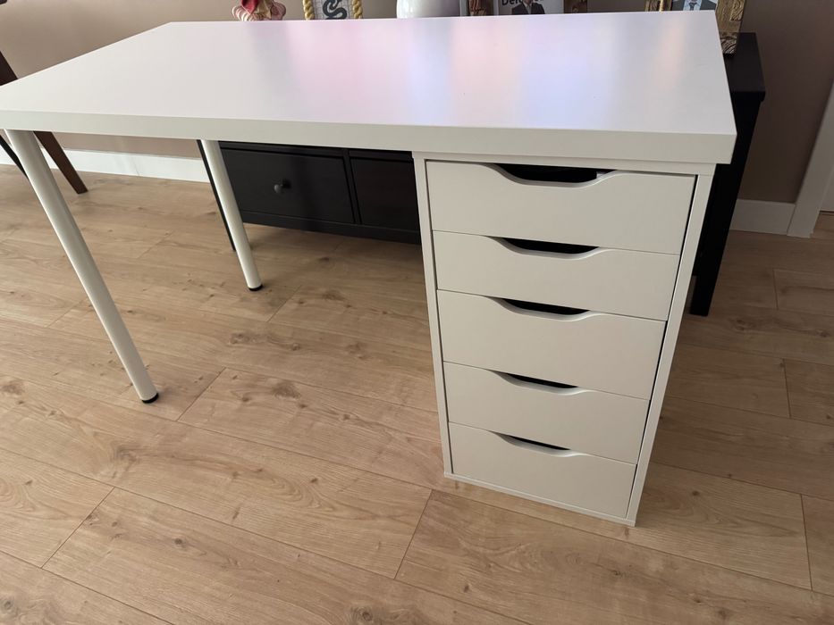 Secretária branca ikea