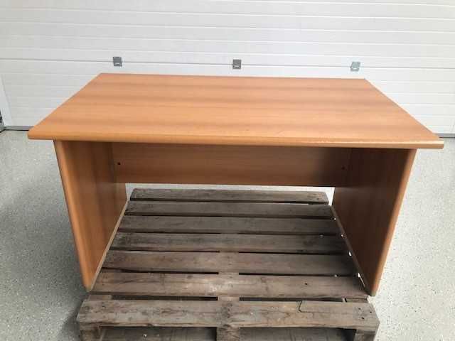 BANCOS E MESAS JARDIM/SECRETÁRIAS DIVERSAS